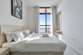 Free housekeeping visits during your stay - StayShort - Comfortable 1 Bed in Jebel Ali Sleeps 2 with Balcony - 2