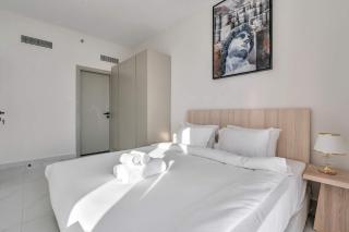 Free housekeeping visits during your stay - StayShort - Comfortable 1 Bed in Jebel Ali Sleeps 2 with Balcony - 1