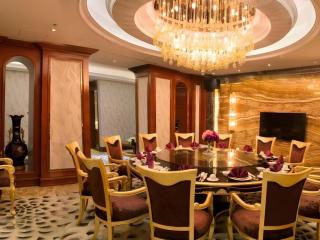 Auspicious Hotel - 8