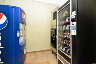 Best Western Plus Brunswick Inn & Suites - 2