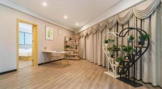 Echarm Hotel Yingshang High-speed Railway Station Wuzhou Wanhui Plaza - 4