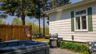 WOW Chalet Boho - Charlevoix Spa Firepit and BBQ - 8