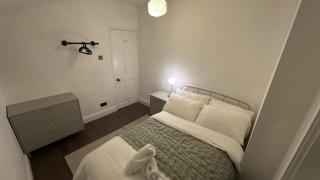 Beautiful Victorian Home - Garden & Great Location - 1