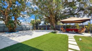 Hard Rock Home Jacuzzi & BBQ Game room - 1