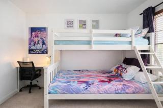 Hard Rock Home Jacuzzi & BBQ Game room - 2