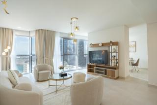 Chic 3BR-M Haven - Elegant Family Retreat - 1