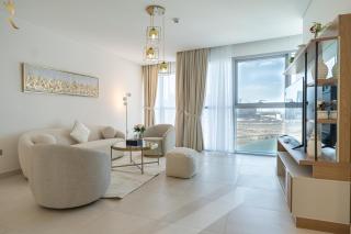 Chic 3BR-M Haven - Elegant Family Retreat - 2