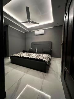 2BR Chic Charcoal & Chocolate Designer Apartment - 2