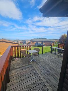 3-Bed Ocean View Lodge - Parking & Terrace - 8