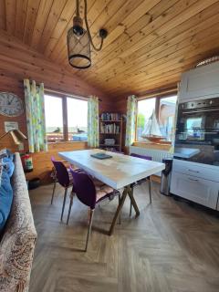 3-Bed Ocean View Lodge - Parking & Terrace - 6