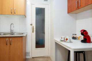 Habitaciones con baño compartido en bonito Apartamento en Badalona - 3