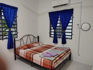 RSH Gemilang - 3 bedrooms, 2 bathrooms, private parking - 5