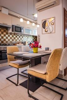 Neat & Comfy Near The Danube - 3