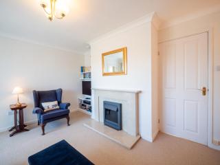 Bright Bungalow Near Town & Estuary with parking - 5