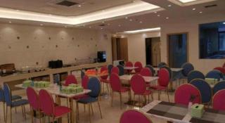 Vienna Hotel Guangxi Liuzhou Sanjiang Gulou Niaochao Passenger Station - 4