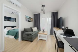 Elegant Apartment Aleje Jerozolimskie Warszawa with Air Conditioning by Noclegi Renters - 7