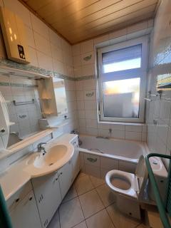 Monteurzimmer Wohngemeinschaft oder komplette Monteurwohnung in Recklinghausen mit getrennten Betten WLAN Küche perfekt für Teams - 9