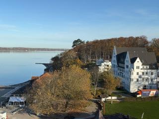 Sea view two-room apartment in hotel complex - 3