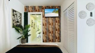 Private Studio Near Hard Rock Quiet stay - 1