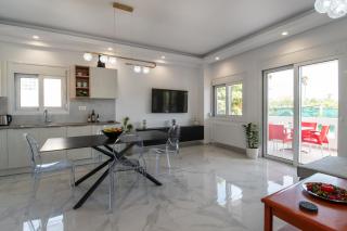 Stella's House Near the Sea in Tavronitis - 8