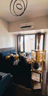 Air Residences Makati 1BR Condo for 2 to 4 Guests Near CBD City View - 2