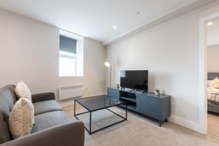 Modern 1BR City Centre Flat Near Hull Old Town - 3