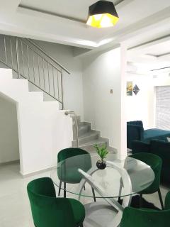 Second street ibex double story apartment 2 - 6