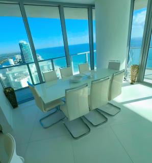 Wide View Luxury Two Bedroom Oceanfront - 4