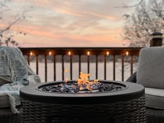 The Ridge Lake Front Hot Tub KayakPvt Dock - 1