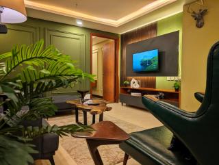 DHA - GOLDCREST MALL AND RESIDENCY - EXECUTIVE APARTMENTS By ALVIS SUITE - 9