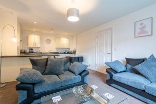No12, 2 Bed Apartment, sleeps 4 - 9