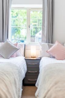 No12, 2 Bed Apartment, sleeps 4 - 7