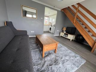 124, Three bed two storey chalet on Bermuda holiday park, Hemsby - Sleeps 7, bed linen and towels included with onsite entertainment and further entertainment close by - includes balcony - 3