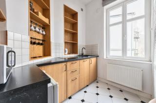 Zabytkowa kamienica przy plaży by NorthSide Apartments - 8