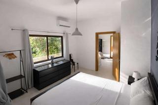 Seaside Huge Pool and Garden - 8