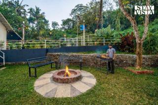 StayVista at Aradhya Villa with Infinity Pool, Lawn - 8