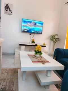 Logan white Cozy home - 4