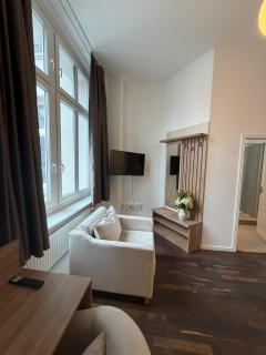 Jomi Stays - Kudamm - 3