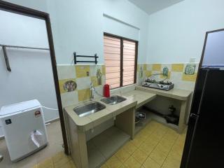 Roomstay near Sunway Pyramid- Self Check In - 1