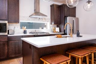 Modern Mountain Escape R5054Snowbasin Ski Getaway - 3