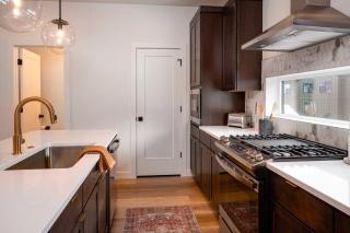 Modern Mountain Escape R5054Snowbasin Ski Getaway - 2