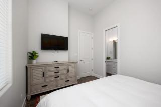 Beachfront Luxury Retreat w Private Pool Sleeps 12 - 6