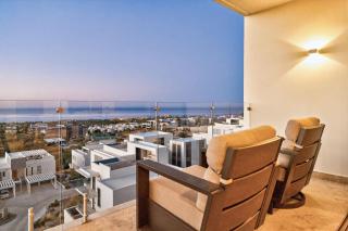 Private Rooftop Pool - Ocean View Romantic Getaway - 4