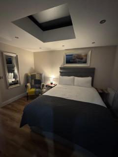 Charlie Óg's Bridge House - 1