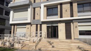 Luxury 3BR with Private balcony & Parking - 4