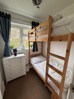 140, Three bed two storey chalet on Bermuda holiday park, Hemsby - Sleeps 6 on a pet free site - entertainment onsite and close by - 3