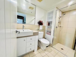 Prime CBD High Rise Stylish Studio - 8