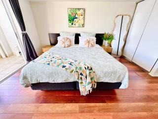 Prime CBD High Rise Stylish Studio - 1