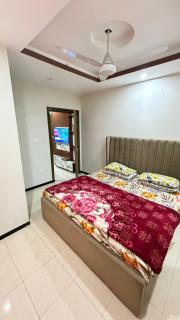 One Bed Corner Fully Furnished Apartment B17 - 6