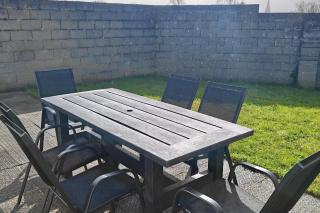 4 Bed House Sleeps 8 - Enclosed Garden - Parking - 8